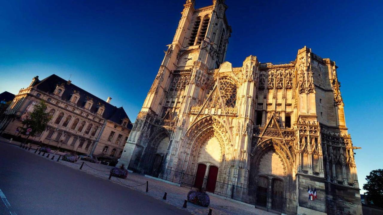 Le Chat De La Cathedrale - Calme - Jardin - Wifi 特鲁瓦 外观 照片